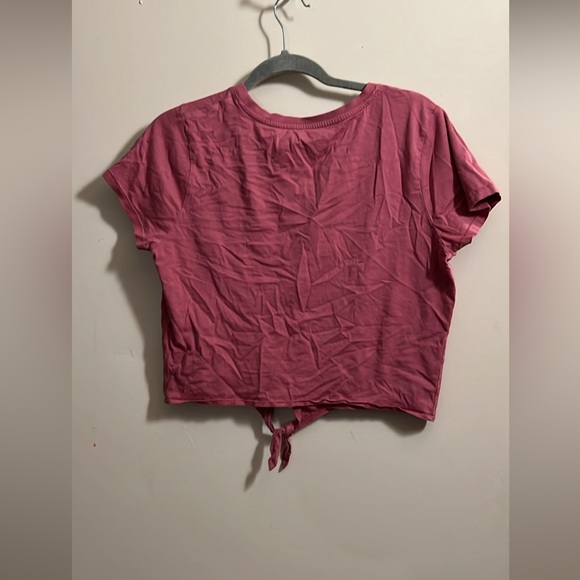 Cropped Dip Tee 🌺 - Picture 2 of 5